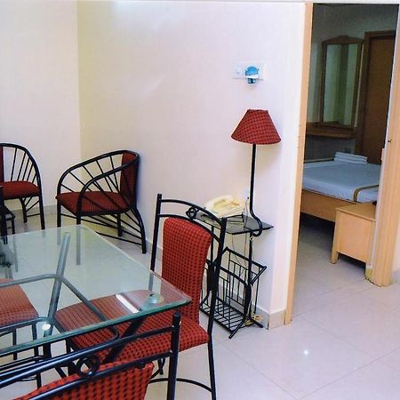 Hotel Padmini Residency Хайдарабад Экстерьер фото