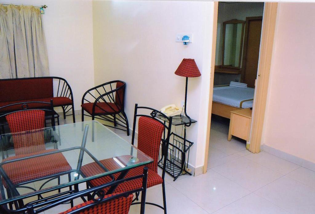 Hotel Padmini Residency Хайдарабад Экстерьер фото