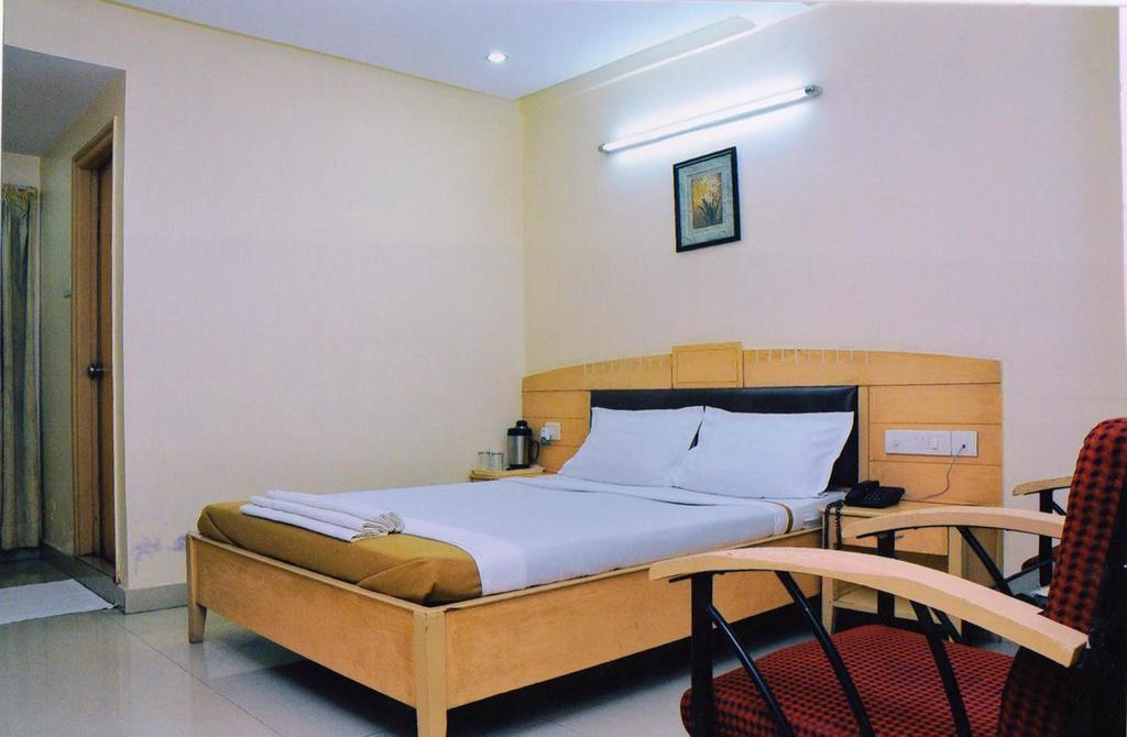 Hotel Padmini Residency Хайдарабад Экстерьер фото