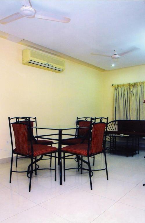 Hotel Padmini Residency Хайдарабад Экстерьер фото