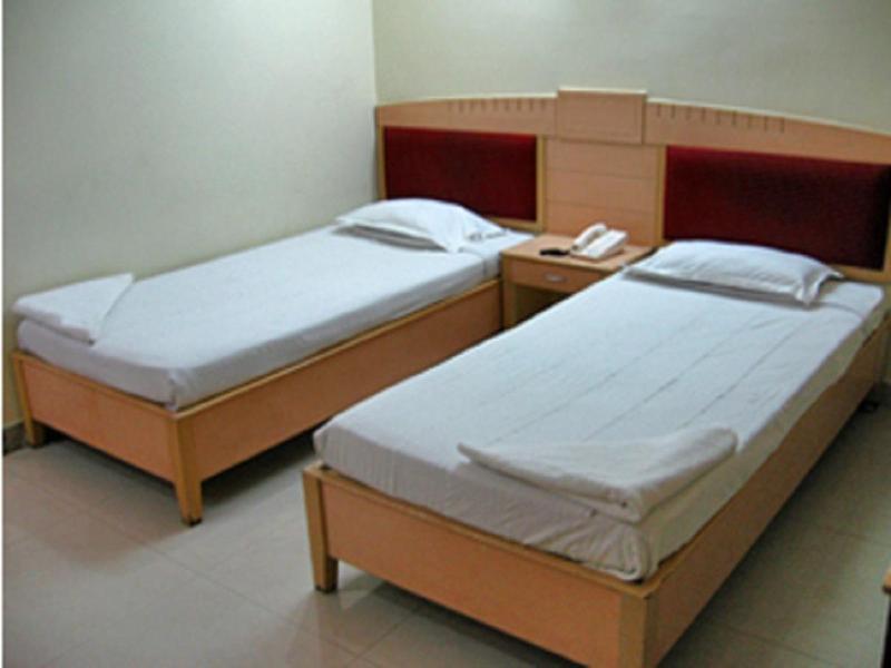 Hotel Padmini Residency Хайдарабад Экстерьер фото