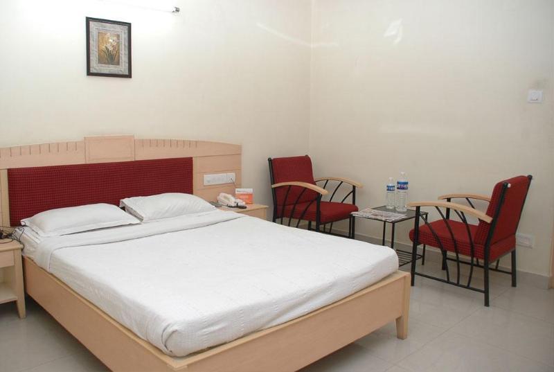 Hotel Padmini Residency Хайдарабад Экстерьер фото